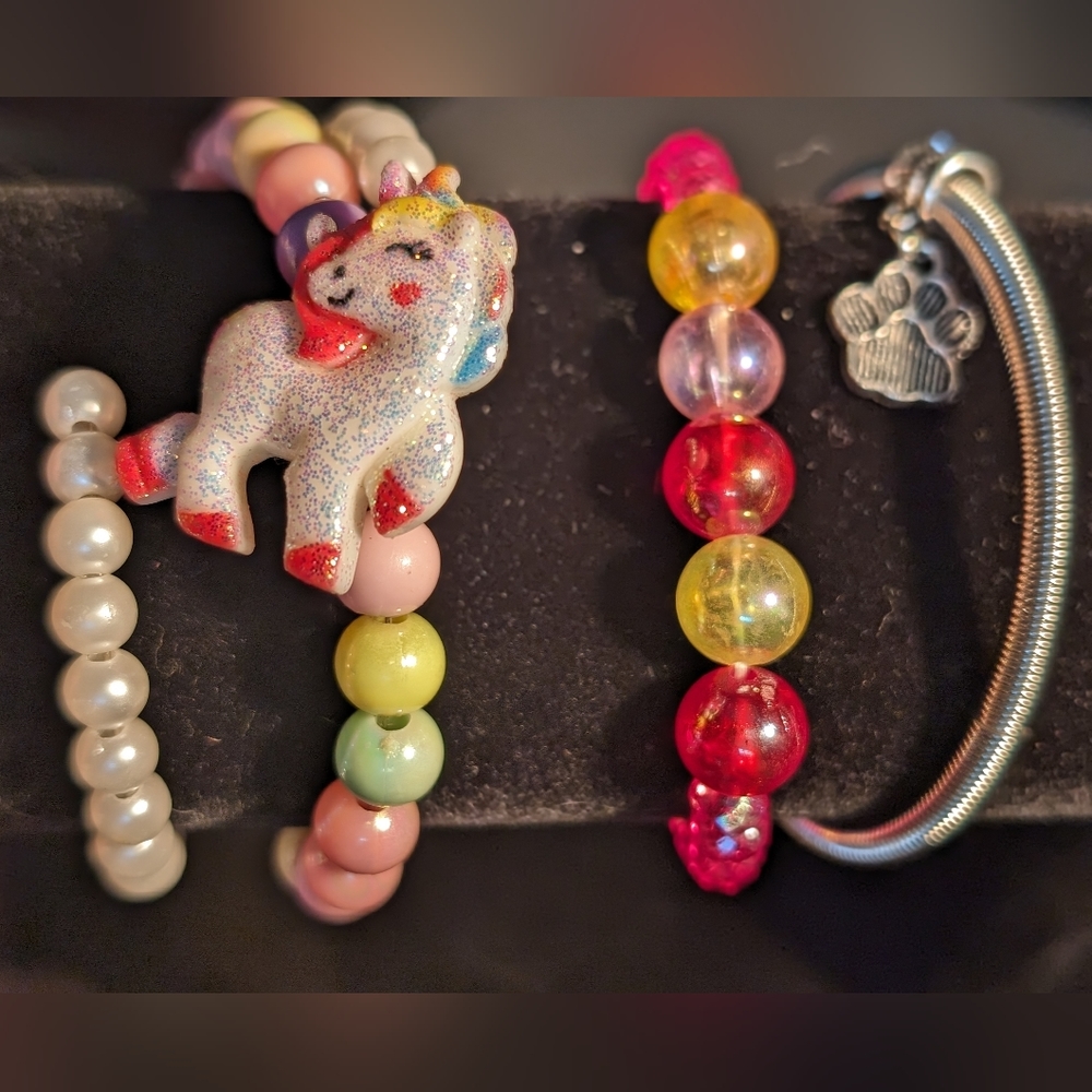 Lot 3 child's whimsy costume bracelets 2 beaded 1 coil 1 bangle 1‎ stretchy